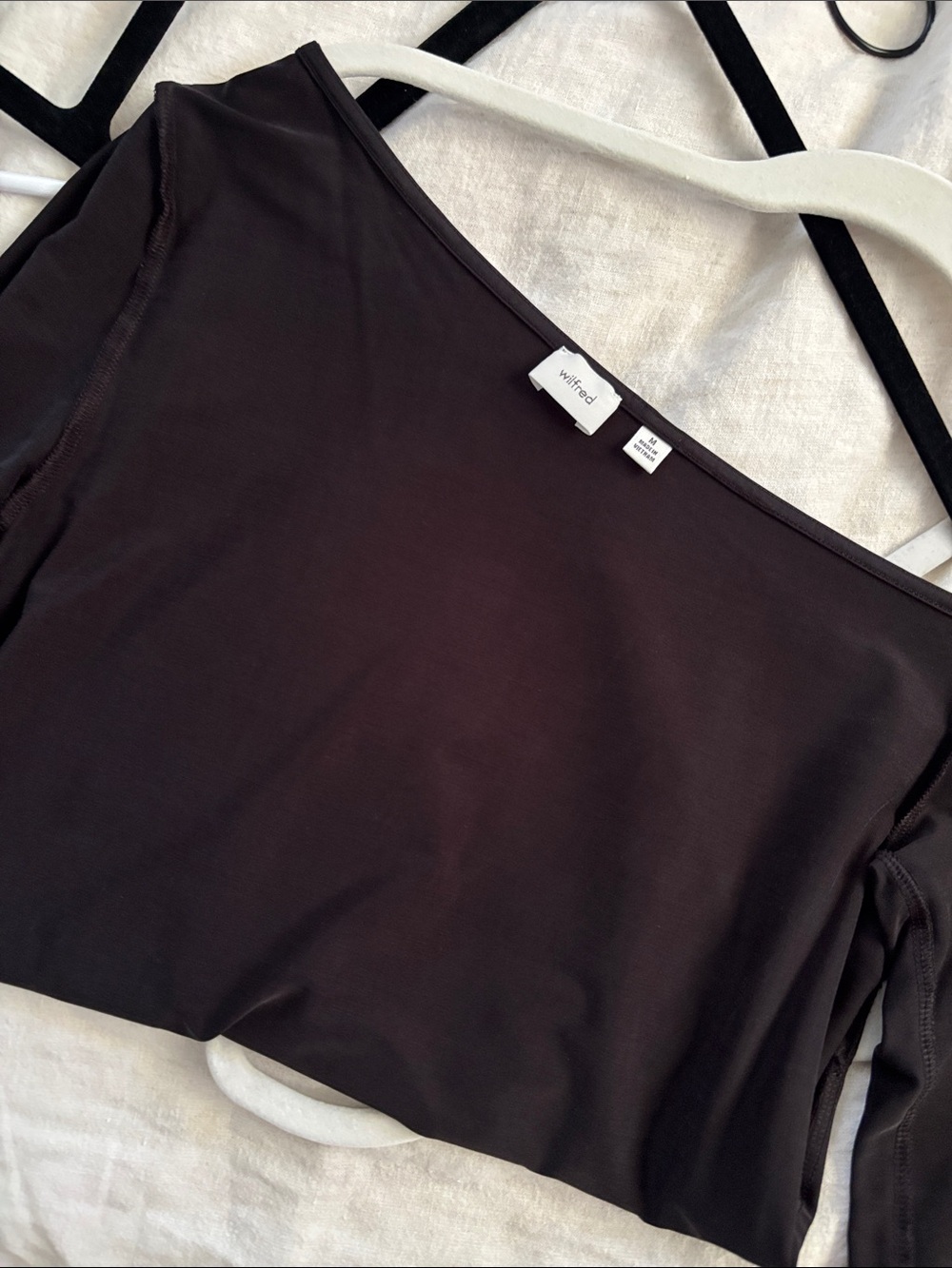 Wilfred Black Off-Shoulder Crop Top